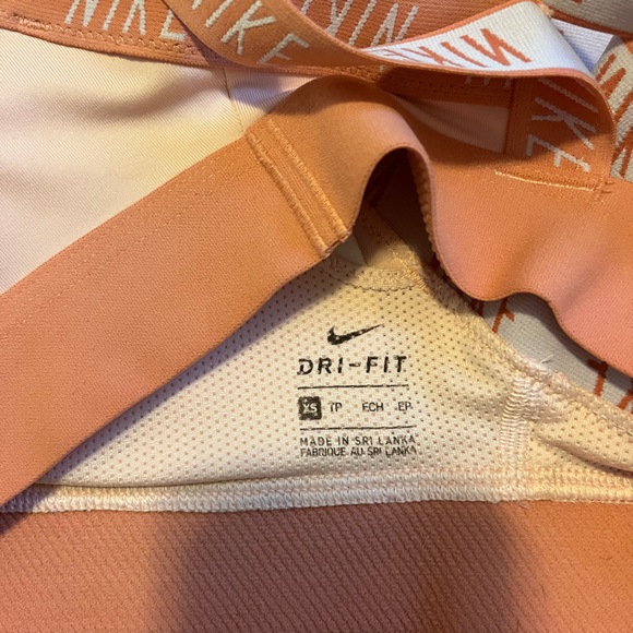 Neve worn - Picture 3 of 3